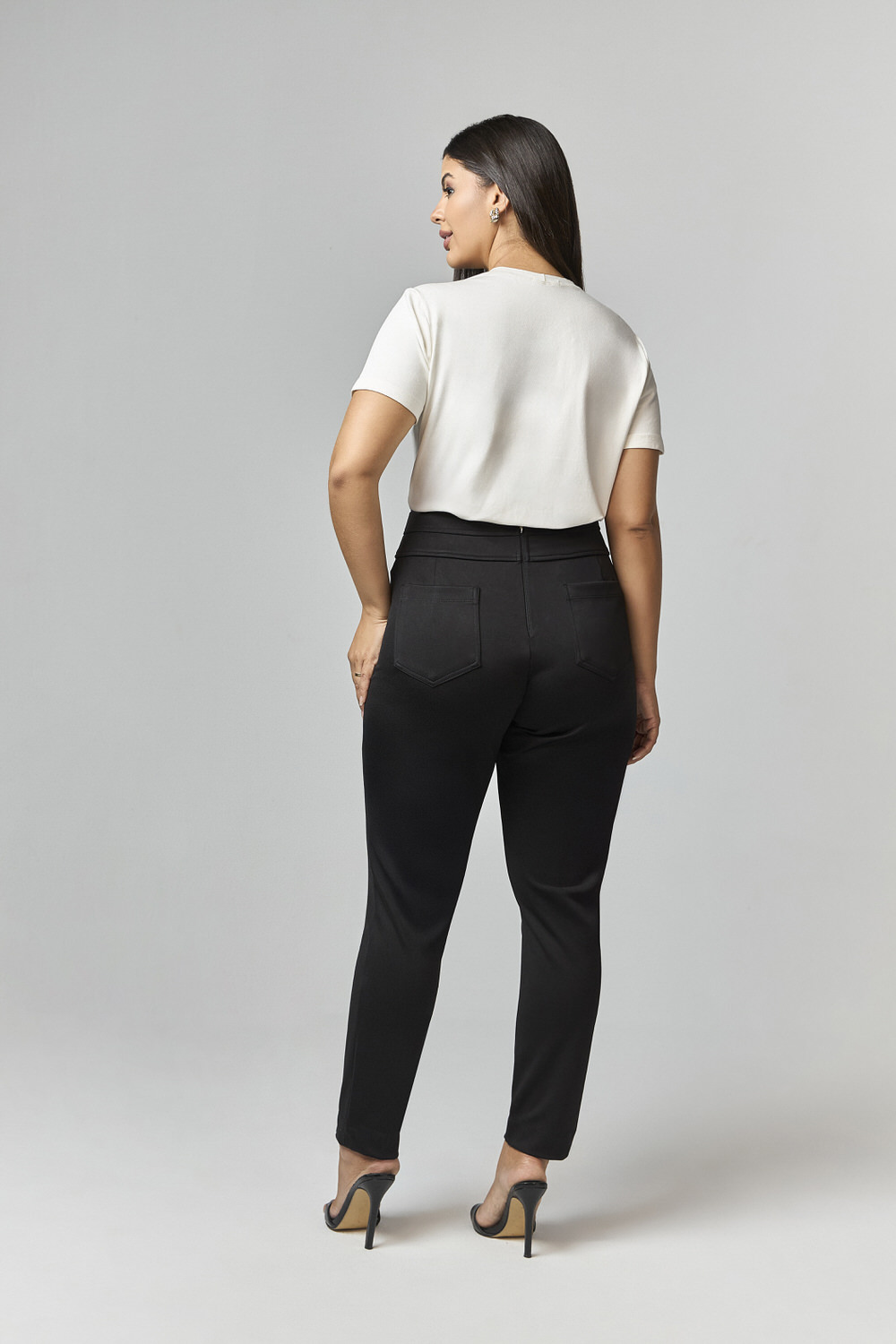 20169305-20619505-PRETO-2.jpg 56ff1856a6da4bc62e1af6c26d41172d