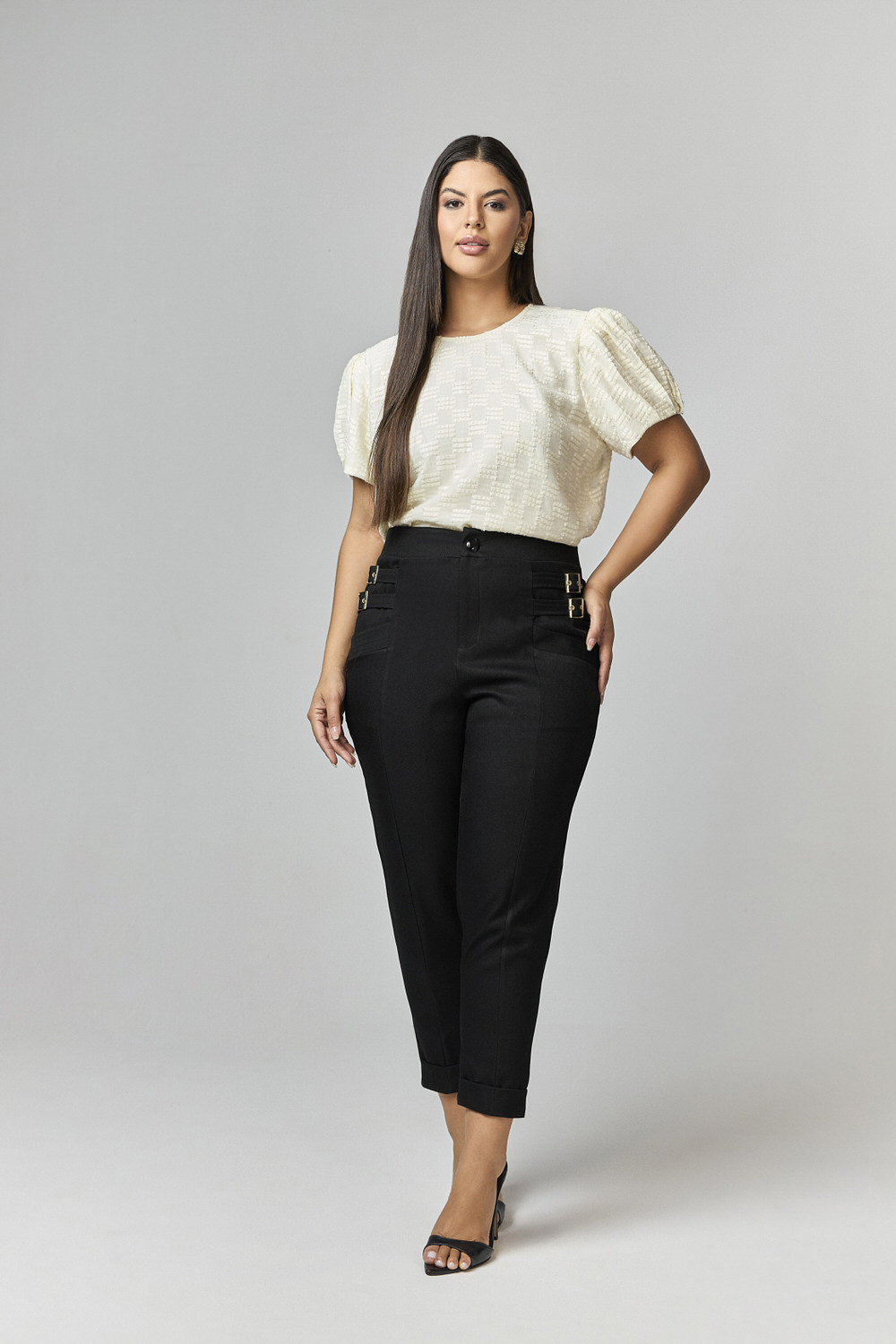 20169405-OFF-20619905-PRETO-1-1.jpg b532aecf4398484fa88fb6ef90ab5ff3